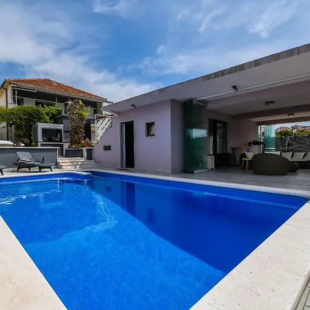 Villa Ilak *